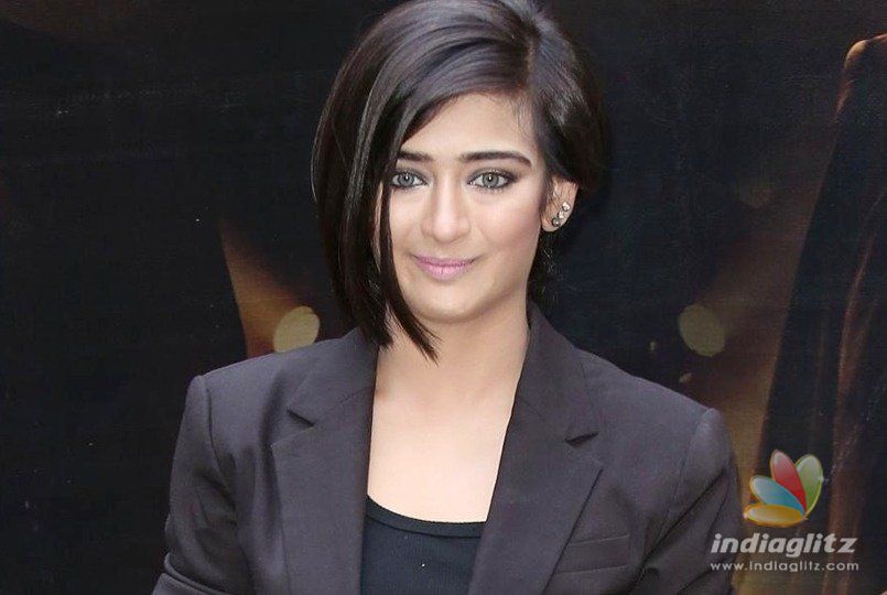 Akshara Haasan goes to police on leaked pics