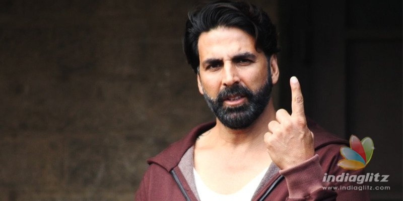 Akshay Kumar threatens legal action over fake news on booking a flight