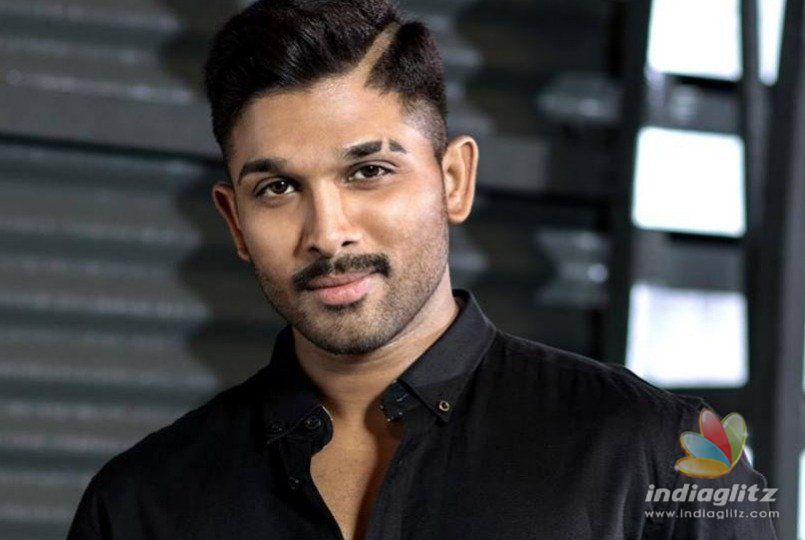 Allu Arjun felicitated at glitzy college event