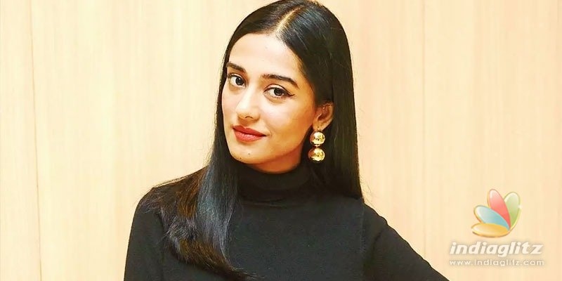 Athidhi actress Amrita Rao shares baby bump pics