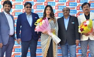 Anu Emmanuel @ Bigc Deepavali Prize Distribution