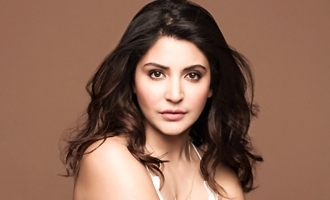 Anushka Sharma gives a class to Sunil Gavaskar over bad commentary