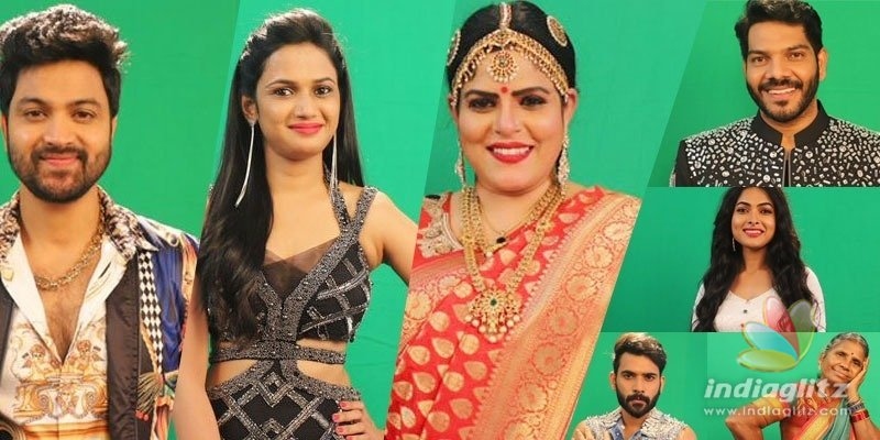 Nagarjuna and contestants make dhamaka entry on Bigg Boss 4