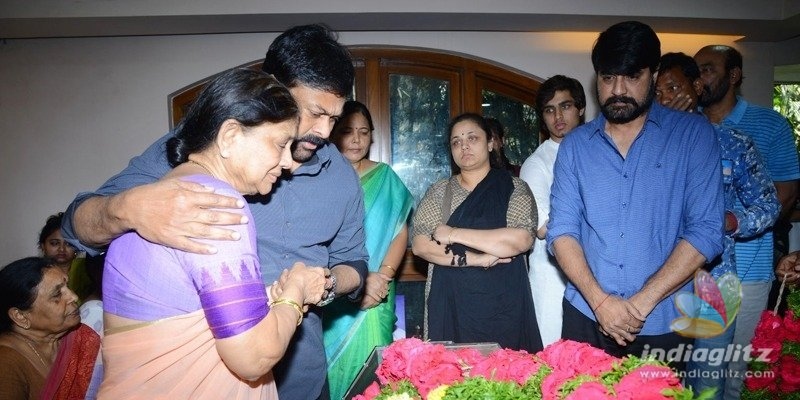 Megastar Chiranjeevi consoles Srikanth