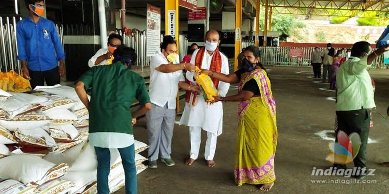 దుర్గమ్మ సాక్షిగా గుడి ప్రాంగణంలో అపచారం..