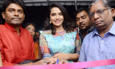 Hari Teja Launches Chervi Stores At Nizampet