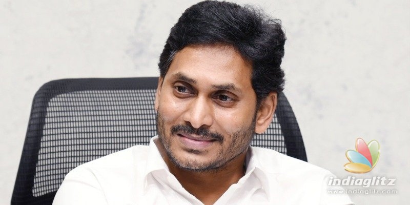 కర్నూలు ఎయిర్‌పోర్టుకు ఉయ్యాలవాడ పేరు: జగన్