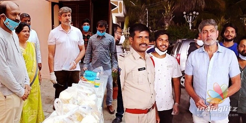 Jagapathi Babu helps 10,000 every day