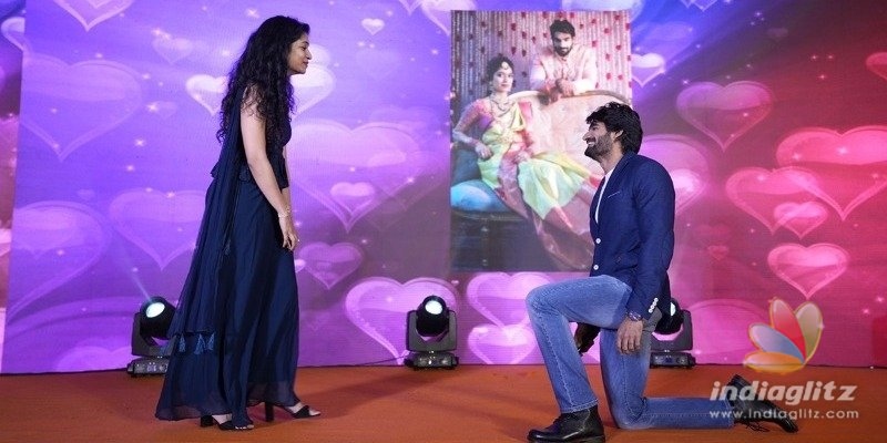 Viral Pics: Kartikeya proposes to Lohitha