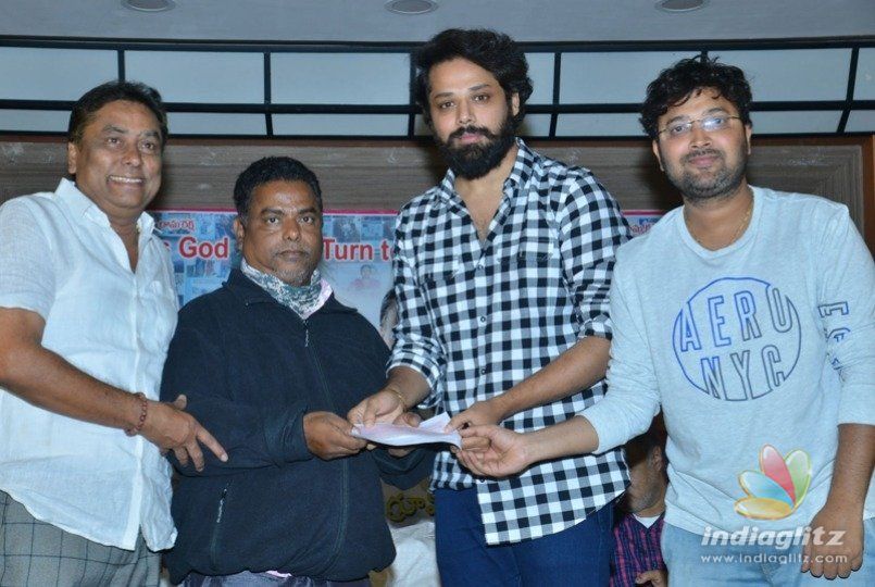 మానవతను చాటుతున్న మనం సైతం...