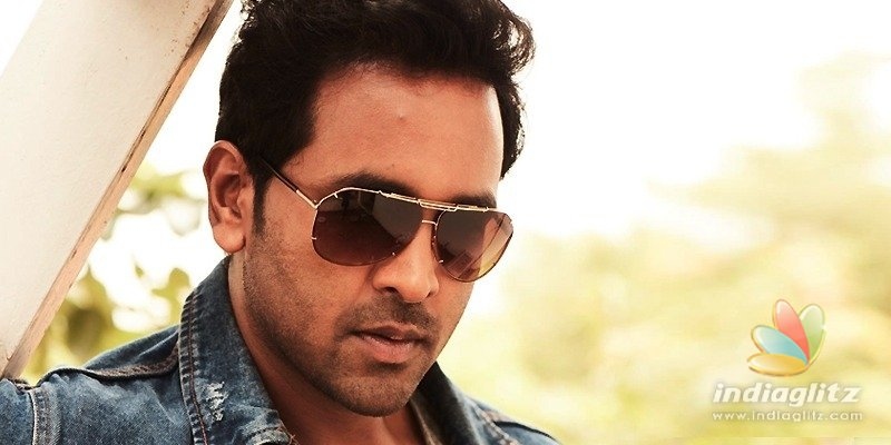 Director complaints about Manchu Vishnu