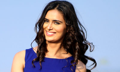 Meenakshi Dixit shoots for romantic album