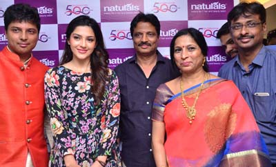 Mehreen Kaur Launches Naturals Saloon