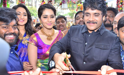 Nagarjuna & Raashi Khanna @ South India Shopping Mall Inauguration