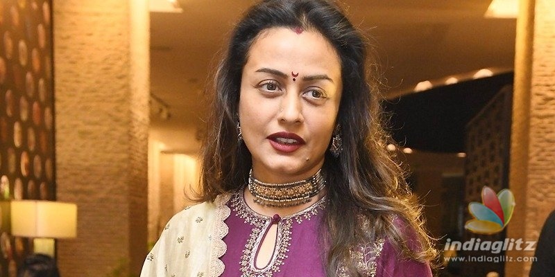 Namrata proves Mahesh & Vamshi are on good terms