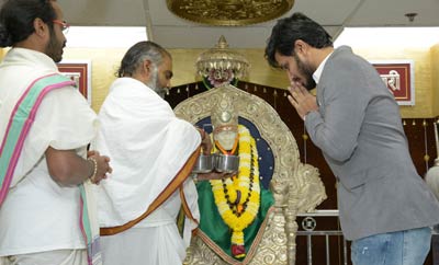 Nikhil Visited Sai Datta Matam In USA