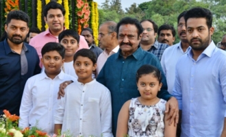 Nandamuri Family Pay Tribute to Sr NTR at NTR Ghat