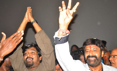 'Paisa Vasool' Team Visits Sandhya 70MM, Hyd