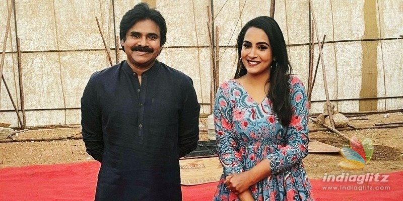 Pawan Kalyan bowls over Himaja with a letter!