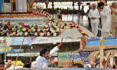 Pawan Kalyan in Puttaparthi to Dharmavaram