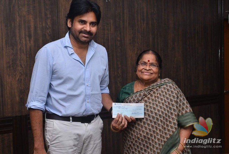 Pawan Kalyans mother donates to party