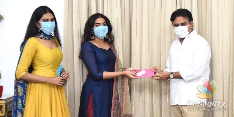 Dr. Rajasekhars daughters donate Rs 2 lakh to Telangana relief fund