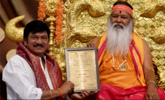 Sachidananda Swamy confers award on Dr.Rajendra Prasad