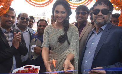 Rakul Preet Singh Launches BIG C Showroom @ Kurnool