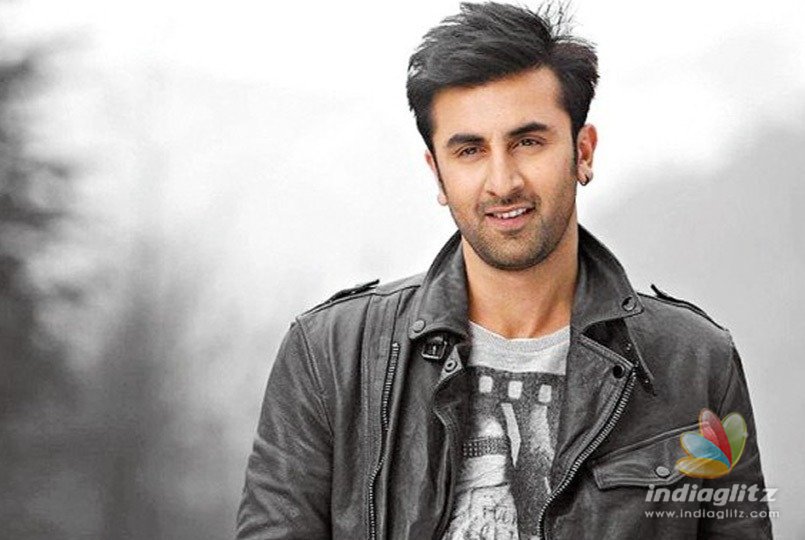 Ranbir Kapoor trolled for looking like gay