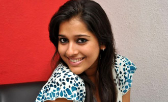 Rashmi turns 'Charuseela'