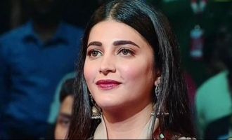 Shruti Haasan performs at Pro Kabaddi event