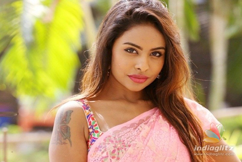 Many worried as Sri Reddy feels alone