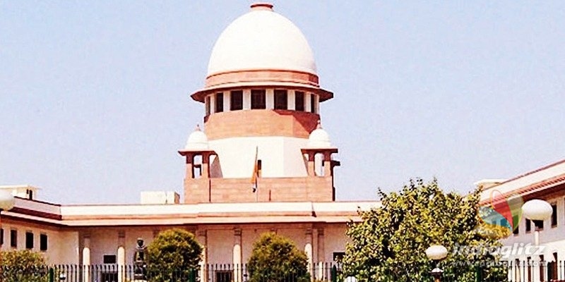 SC asks Centre to review Internet shutdown in Kashmir