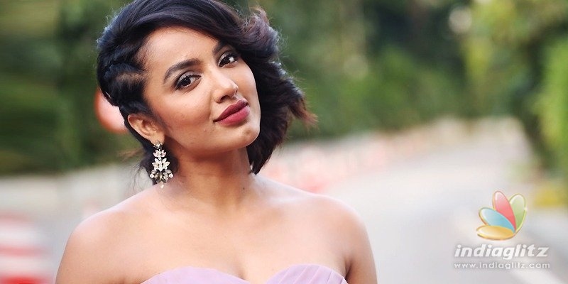 Tejaswi lashes out on Mumbai Heroines!