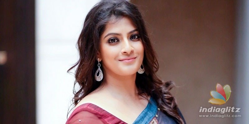 Varalaxmi Sarathkumar asks media to back off on marriage rumours!