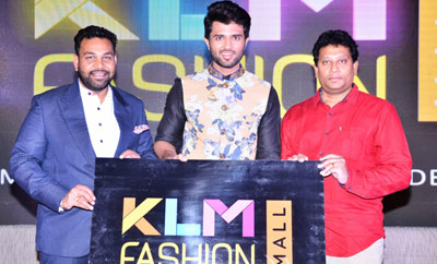 Vijay Devarakonda @ KLM Mall Logo Launch