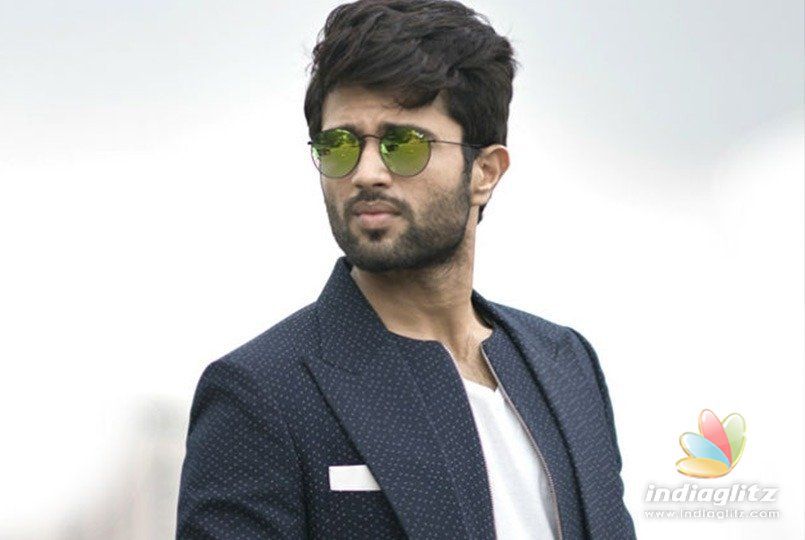 Vijay Deverakonda chips in for Kerala, requests Rowdies