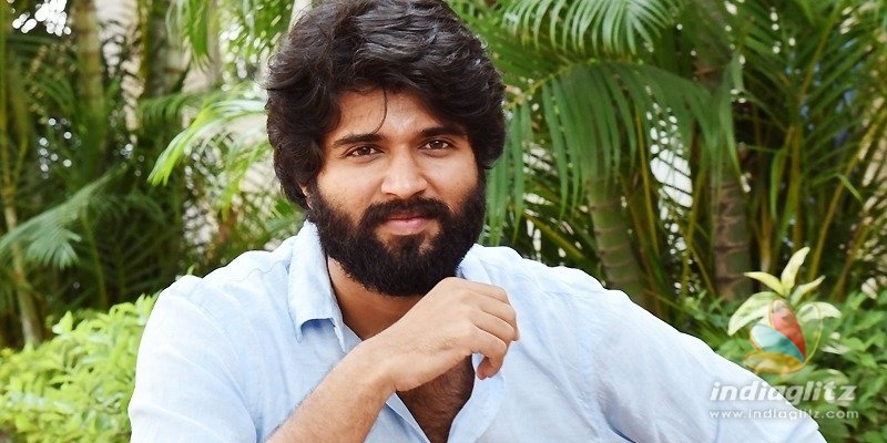 Vijay Deverakonda gifts big thing to fan!