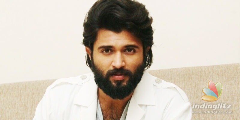 Vijay Deverakonda hints at politics killing Dear Comrade