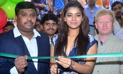 Yamini Bhaskar Launches CellBay Mobile Store at Kukatpally